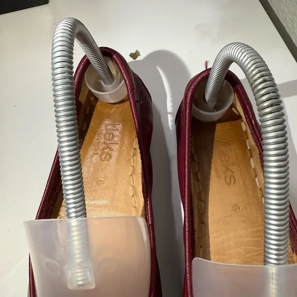 Tieks Maroon Leather Flats - Picture 4 of 6